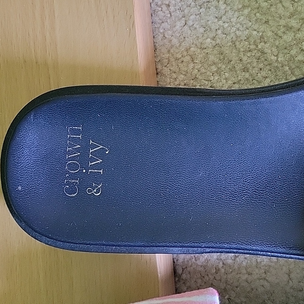Sandals - Picture 3 of 4